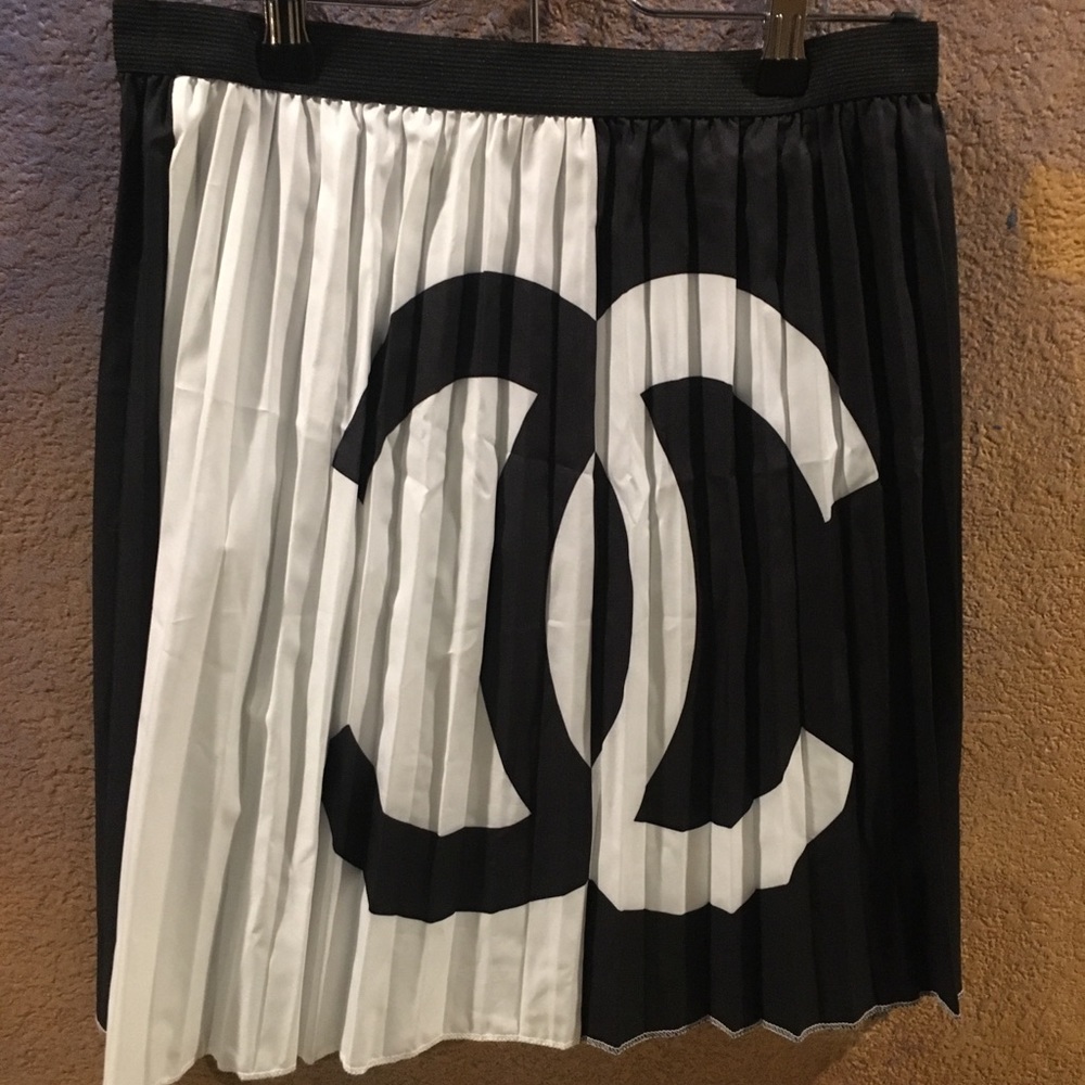 Chanel Pleated skirt